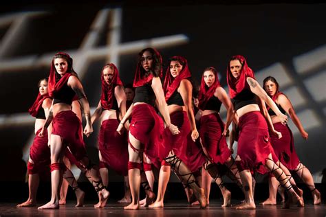  Laya Dance Extravaganza: A Fusion of Persian Rhythms and Modern Choreography!