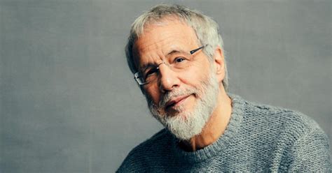 Yusuf Islam-s Kärleksfulla Medican: En Högtidslig Jubileumsföreställning fylld av Musik och Reflektion